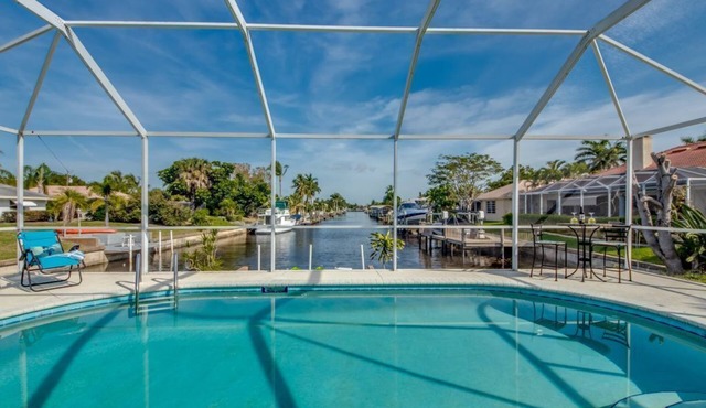 Long Water View, Pool, Kayaks, Bikes, Views,116 Reviews! Villa 21