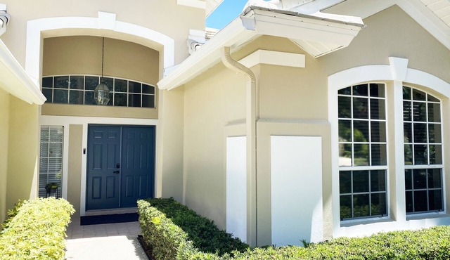 Luxurious Home in University Park Country Club. Min stay requirement 90 days.