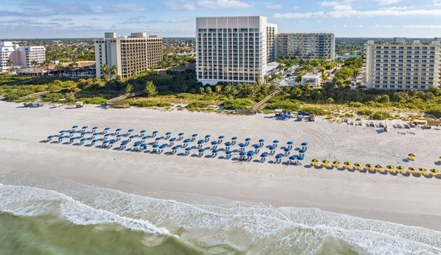 Luxurious2BD/2Bath on high floor at Marriott's Crystal Shores on Marco Island