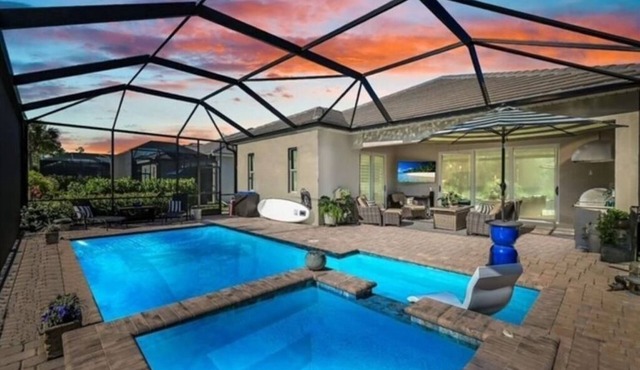 Luxury 3BR +Den 3BA heated Pool with Spa Home in Vista Wild Blue!