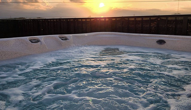 Luxury 4BR/3BA/Sunset Terrace/Hot Tub/EV, WiFi/Near Wedding Venues