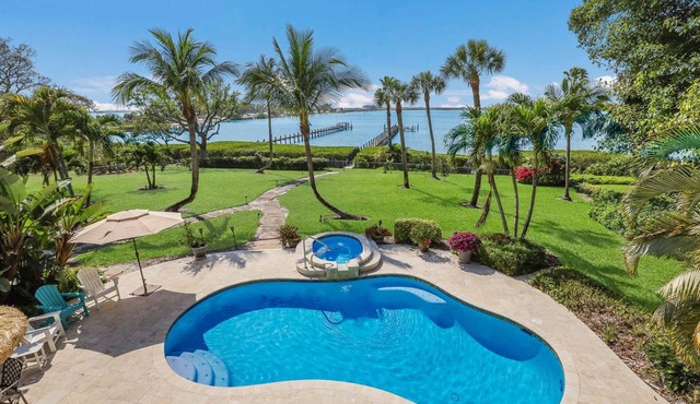 Luxury Bayfront Retreat w/Guest House, Game Room & 150 Ft Waterfront