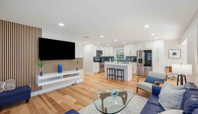 Luxury downtown Sarasota retreat. Home in Arlington Park.