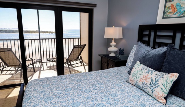 Luxury Fort Myers Beachfront Penthouse - Sunset Views & Pool
