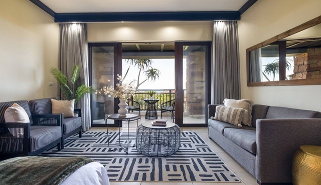 Luxury Suite within The Capital , Private Beach in Cape Town