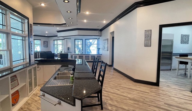 Luxury Waterfront Oasis Pool & Gulf Access Dock in Tarpon Springs