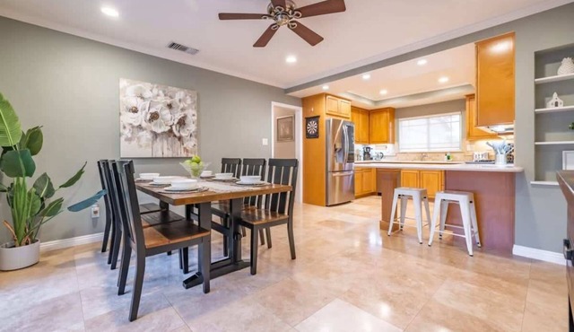 Marbella Lane - Charming 4BR Bungalo for Relaxing Retreat in Fullerton