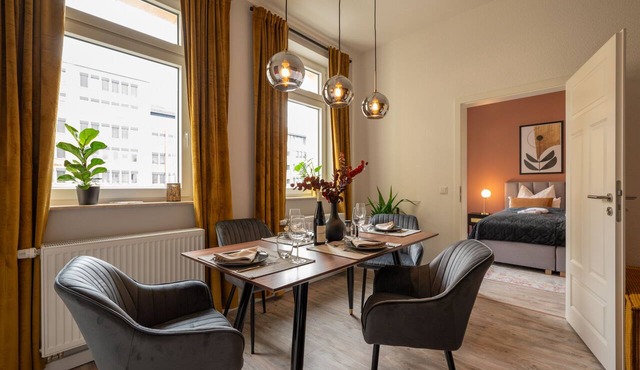 Maremar Apartments Design Boxspringbett Küche Zentral Arbeitsplatz in Gera