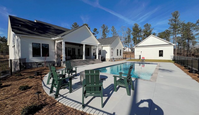 Masters Week Luxury Home > Pool + Outdoor Living > Sleeps 12 Near Augusta in Appling