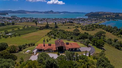 Mercury Ridge in Cooks Beach