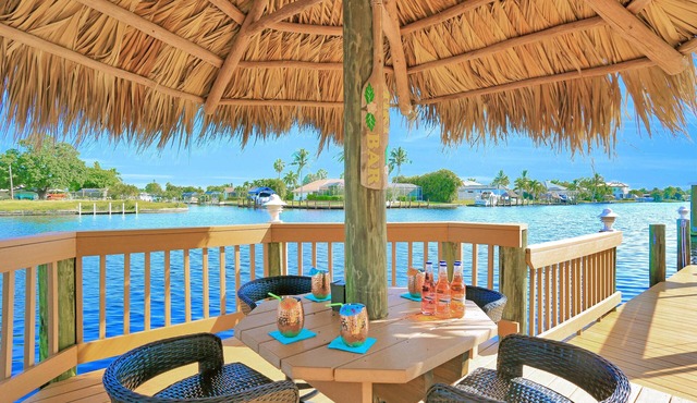 Million Dollar Pool/Spa Home in Upscale Yacht Club