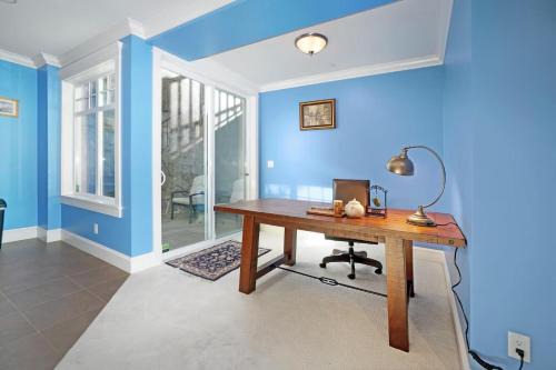 Modern 2BR Home - Prime West Vancouver Location in West Vancouver