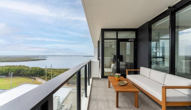 Modern 2BR with Balcony, Pool & Parking in Woolooware