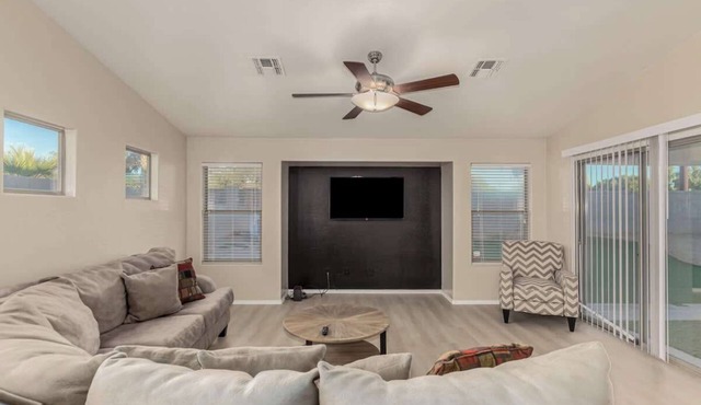 Modern 4BR Retreat with Game Room, Backyard & BBQ in Avondale