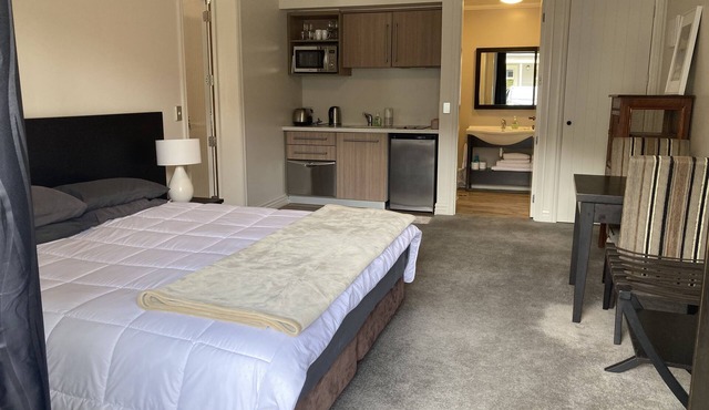 Modern and spacious studio apartment in the beautiful Cardrona Valley in Cardrona