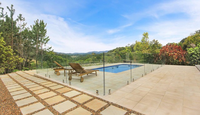 Nala ~ A Luxury Hinterland Home W/free WIFI & pool in Burringbar
