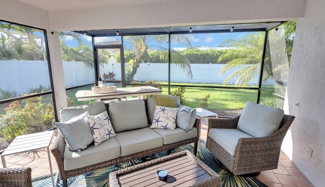 Naples 4BR | Screened Lanai | Near Beaches