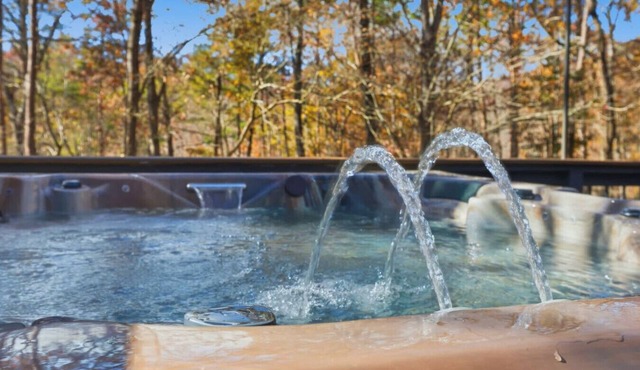 NEW Cabin on 3 Acres W/Hot Tub+Sauna - Sleeps 8