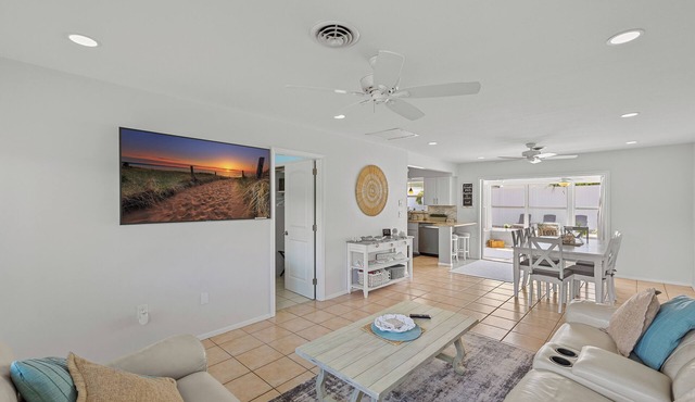 NEW! Private Pool Paradise- Minutes to Multiple beaches! Venice, FL