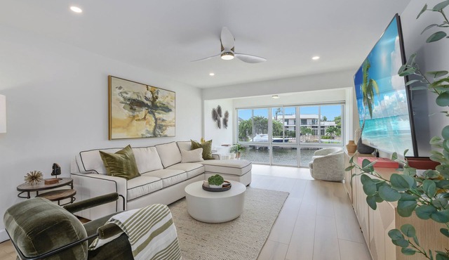 New Remodel 1-bedroom condo on the bay, across the street from Lowdermilk beach