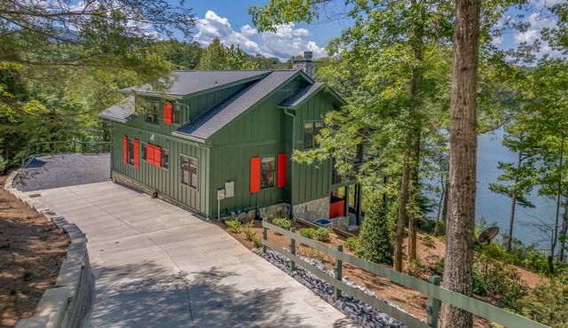 New Spacious Perfect Lake House -11 miles to TIEC in Mill Spring