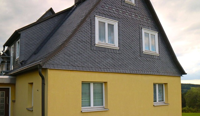 Nice apartment for 2 guests with WIFI, TV and parking in Cursdorf