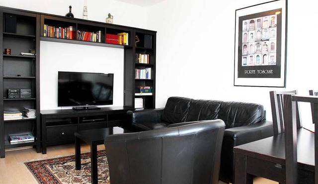 Nice, centrally located apartments in Cologne, streetcar stop in front of the door. in Köln