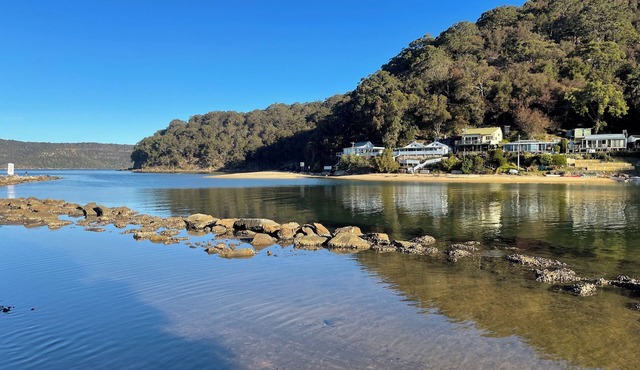 Open Plan Coastal Beauty in Patonga Beach - pet friendly in Patonga
