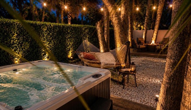 Outdoor Movies, Hot Tub, Fire Pit & Near AMI 7 miles away