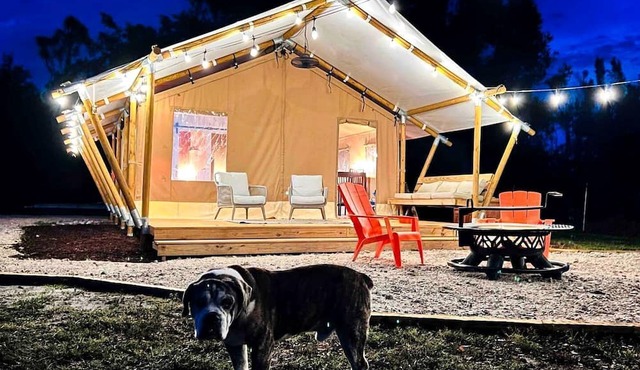 Outstanding Safari Tent with Jacuzzi and and Beautiful Outdoor and Indoor Living in Florida