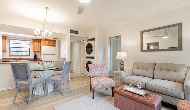 Park Shore Resort-Newly Listed, Private 2nd FL Garden Views-1.25 miles to Beach!