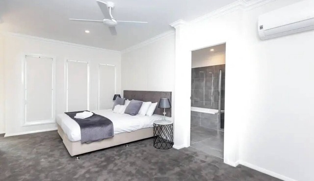 Peace and tranquility in the heart of the CBD! in Wagga Wagga