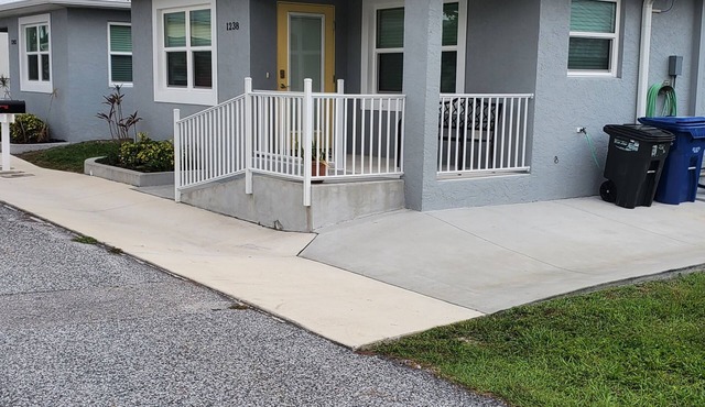 Peaceful 2-bedroom house in Sunny Sarasota