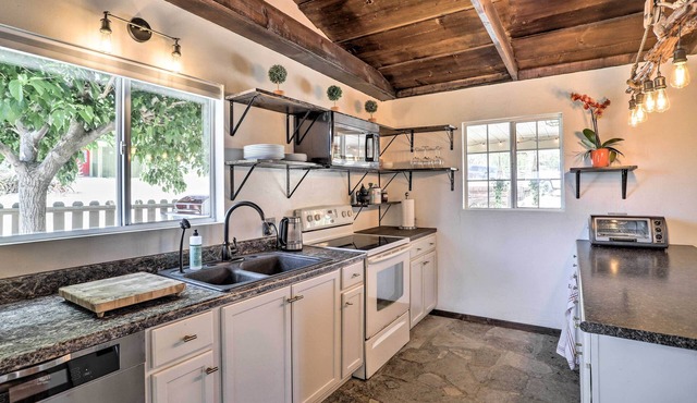 Peaceful Morongo Valley Home: 22 Mi to Joshua Tree in Morongo Valley