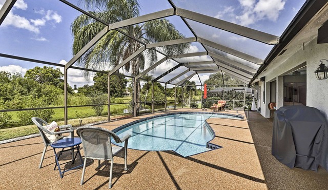 Pet-Friendly Fort Myers Home w/Patio & Grill!