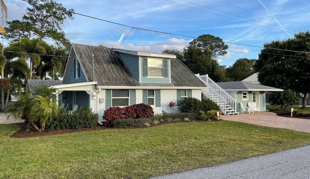 Pinecraft Hideaway Bright 1BR Near Siesta Key