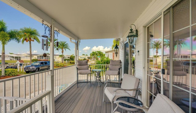 Pool & Dock Access! Boater’s Base in Punta Gorda