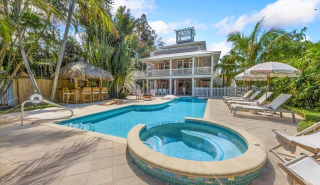 Pool*Hot Tub*Tiki Bar*Pickleball Court*Dock
