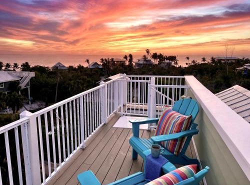 Pool, Swim-up Tiki Bar, Hot Tub, Rooftop Deck