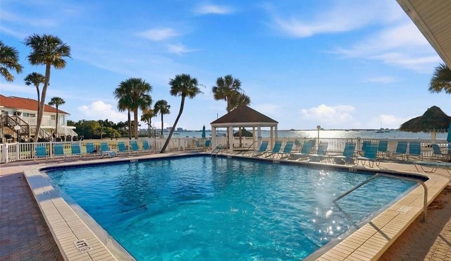 Private Beach, 2 Pools & Hot Tub
