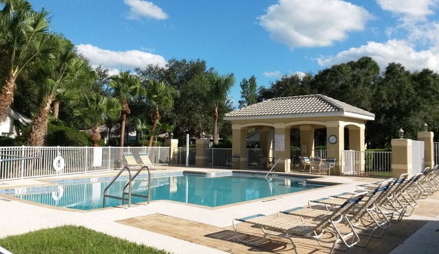 🌴Private Gated Community Home-POOL GOLF World Famous BEACHES Shopping Near RSW