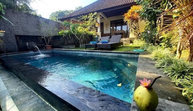 Private One BD with Pool Overlooking to Rice Fields By Hidden Point Villa in Bali