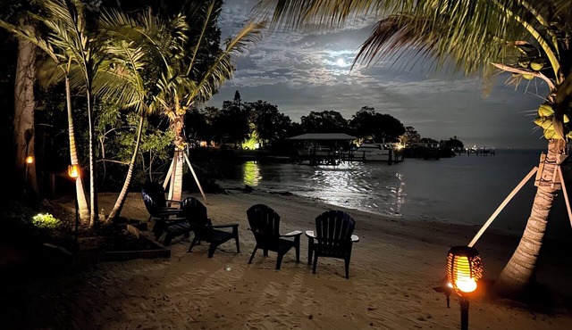 Private Sandy Beach Waterfront Retreat Dedicated Office 2 Miles to DTSP
