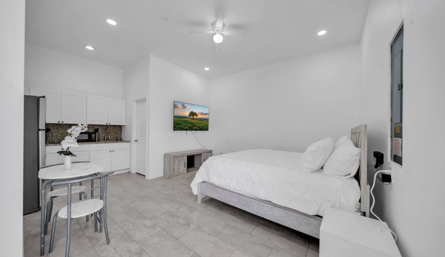 Private Studio Near Hospital, Wi-Fi, Self Check-In