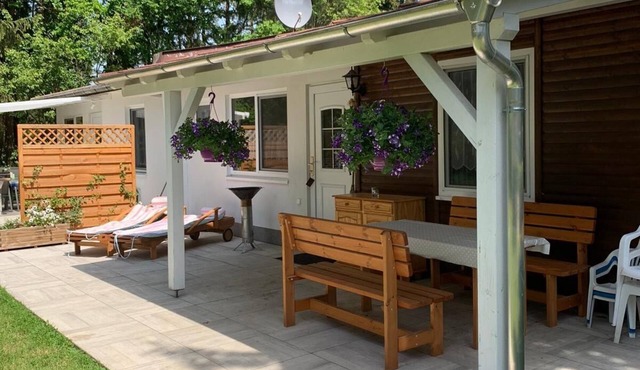 Quietly situated vacation bungalow on the edge for up to 4 guests in Zeulenroda-Triebes