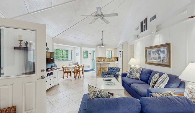 Recently Updated Resort Villa with WiFi & Pool - Quick Walk to Beach in Hilton Head