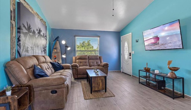 Renovated, Cozy 2 Bedroom