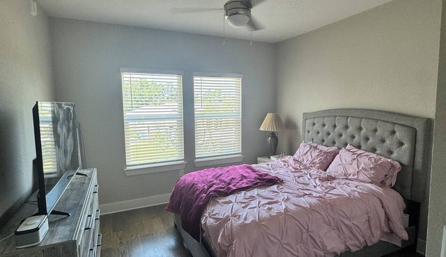 Resort Style Oasis - Pool & Luxury Living in Riverview