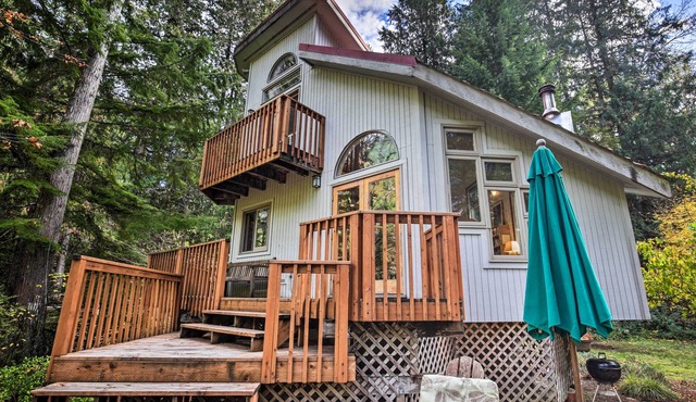 River Views, Private Hot Springs Tub, Forest, Deck in McKenzie Bridge