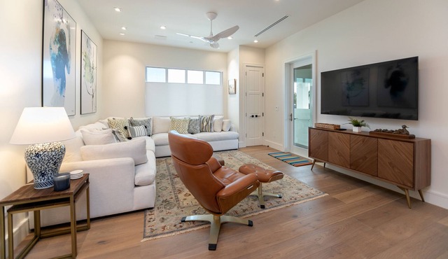 Riverfront condo with patio, central AC, & washer/dryer - snowbird friendly